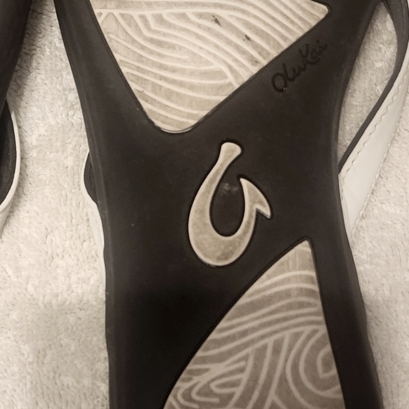 Olukai Women's Ho'opio Leather Flip Flop - Picture 5 of 5